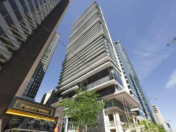 426 University Ave, Toronto, ON