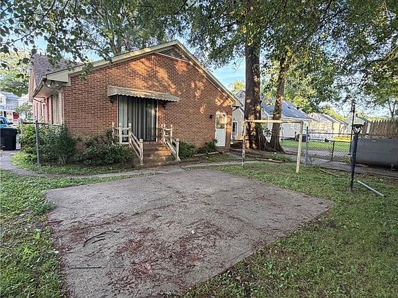 5th image of 511 Pretlow St