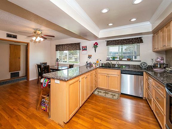 3rd image of 7266 Dumas Pl