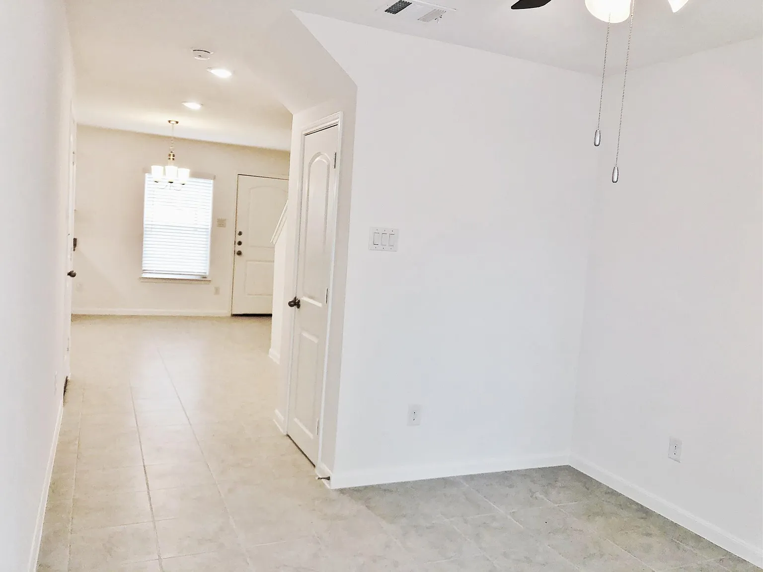 3 bed, 2.0 bath, 1065 sqft, $1,300 — Photo 4