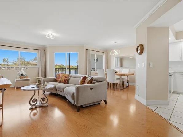 13705 SW 12th St APT 202B, Pembroke Pines, FL 33027