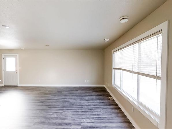 10029 N 105th Ave #C, Grande Prairie, AB T8V 1H2