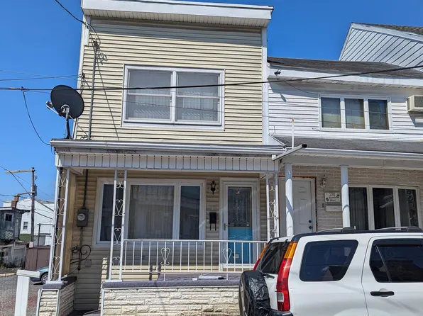 226 N West St, Shenandoah, PA 17976