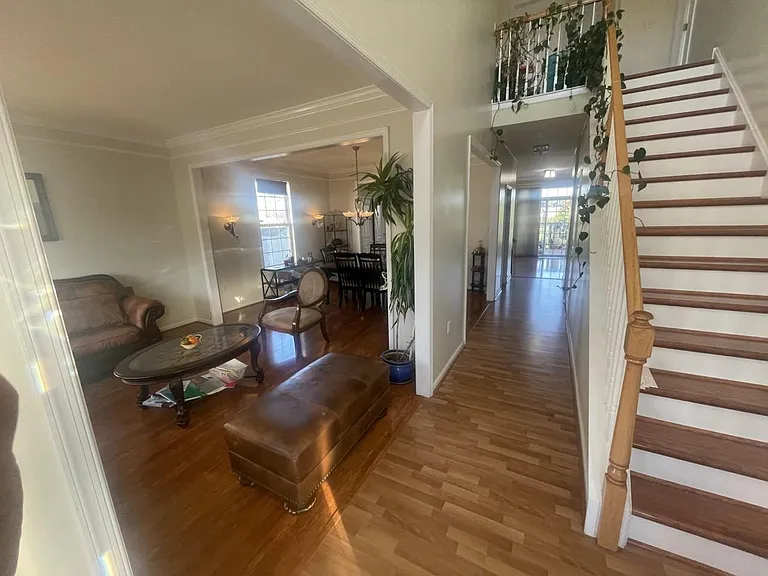 125 Rosemary Ct — Photo 6