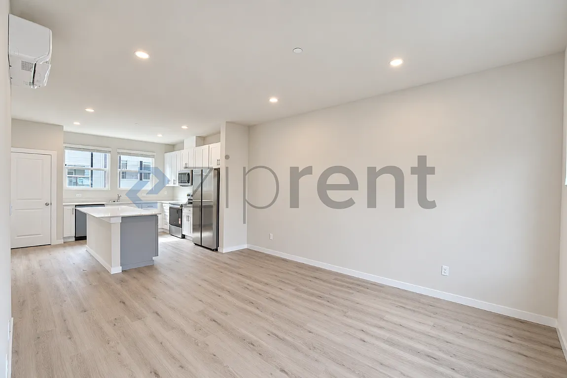3 bed, 2.5 bath, 1456 sqft, $3,150 — Photo 3