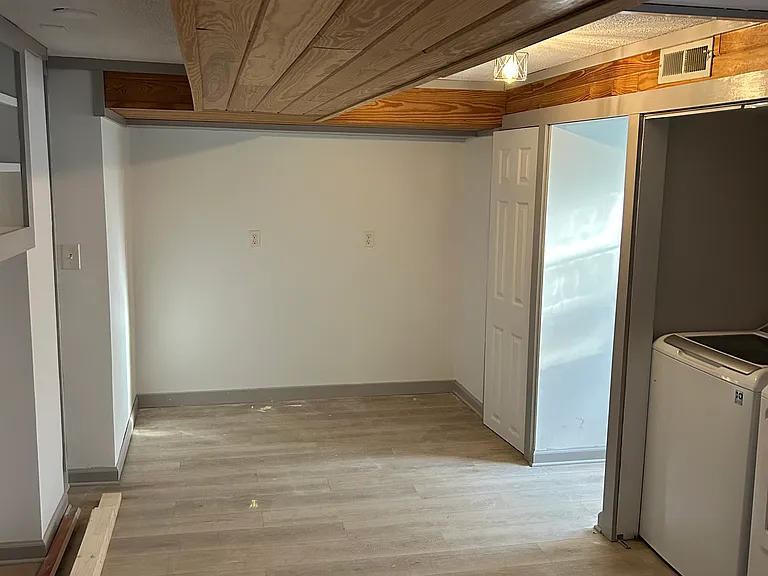 1215 Heath Ave #1 — Photo 9