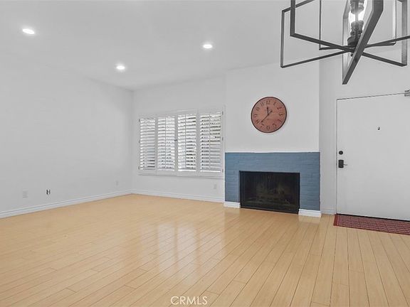 3rd image of 10410 Zelzah Ave Unit A