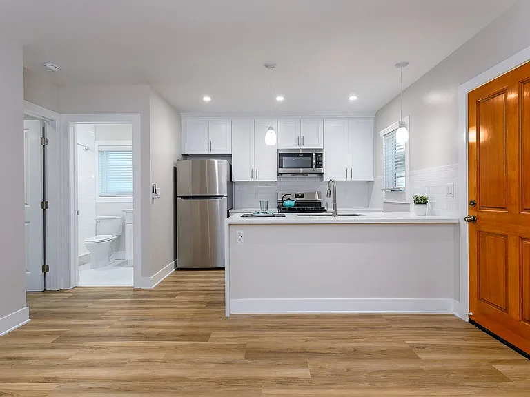 1BR in Prime Pasadena - 92 Walk Score + Parking + Free Electricity for 1 Year — Photo 6