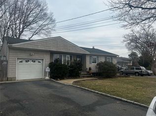 443 Commack Rd, Islip, NY 11751