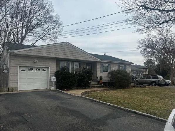443 Commack Road, Islip, NY 11751