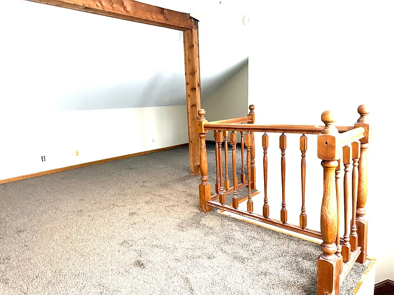 127 W Main St — Photo 20