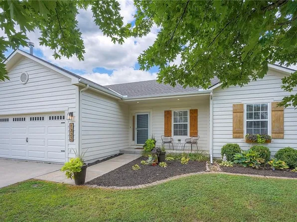 1322 Austin Ct, Ottawa, KS 66067
