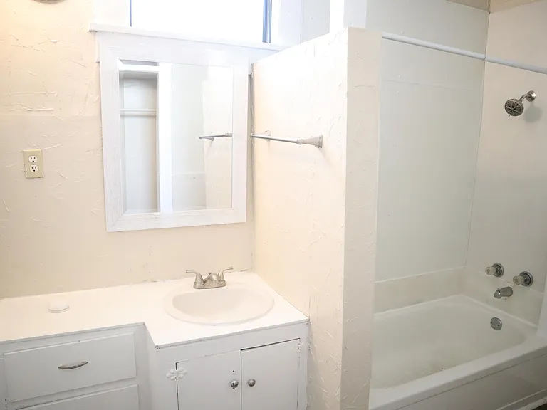 1116 N Bell Ave #2 — Photo 6