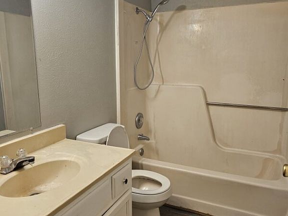 5th image of 108 Love St APT K8