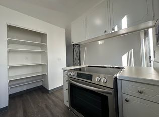 7720 SW Bel Aire Dr APT 6, Beaverton, OR 97008