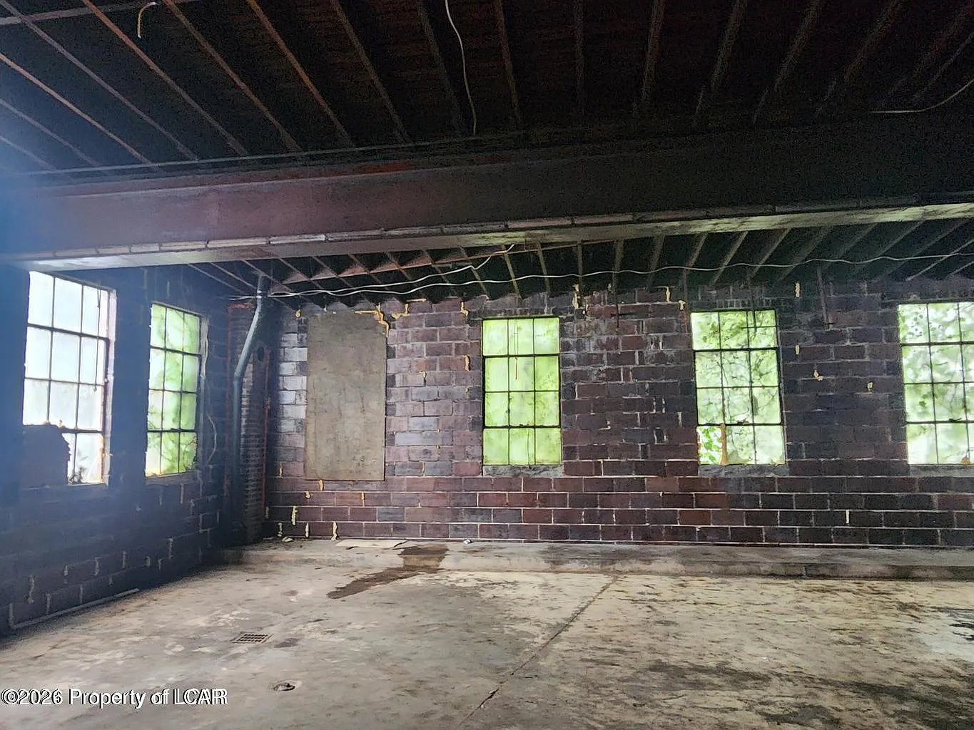 Studio, 2400 sqft, $700 — Photo 2