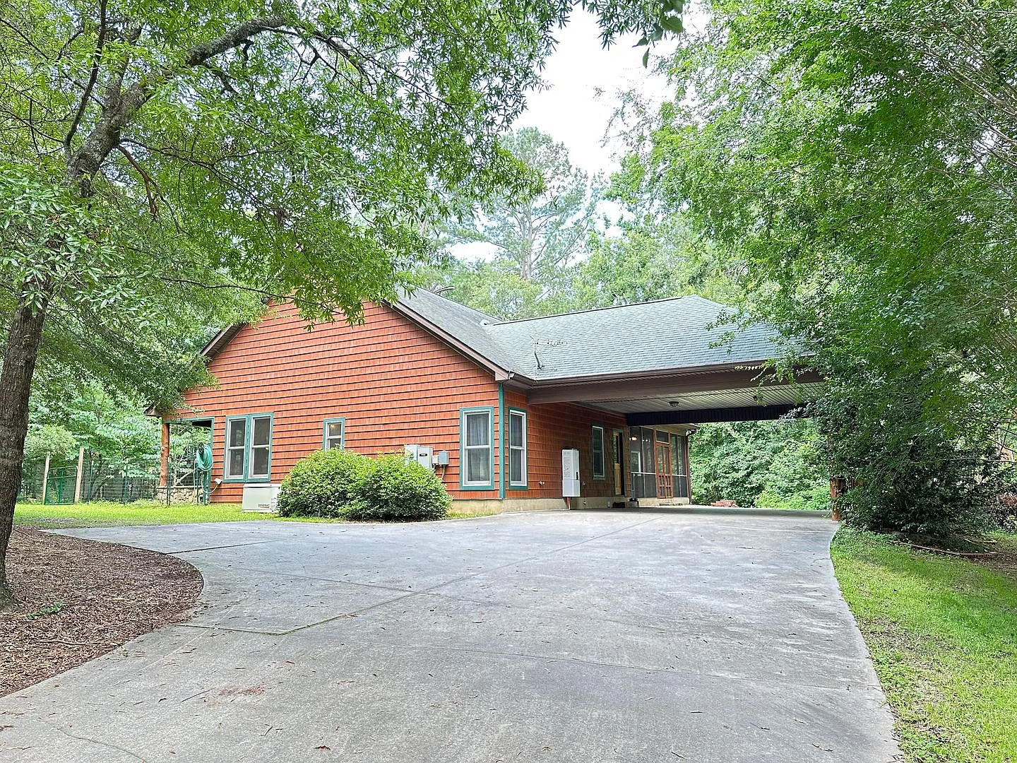 Charming 2 Bed, 2 Bath Custom Ranch on 5 Acres — Photo 4