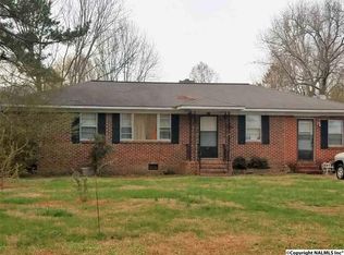 791 Cave Spring Rd, Owens Cross Roads, AL 35763