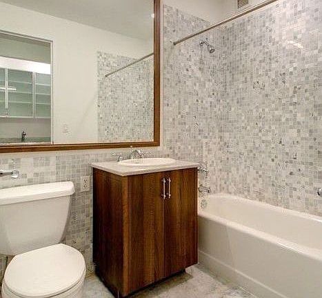 4th image of 37 Wall St APT 17Q