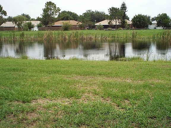 4th image of 707 Virginia Woods Ln