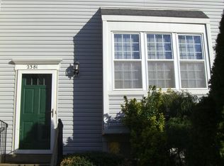 2381 Hunters Square Ct, Reston, VA 20191