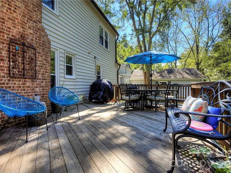 3806 Bridgewood Ln — Photo 23