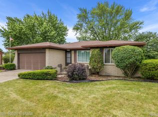 38107 Sumpter Dr, Sterling Heights, MI 48310