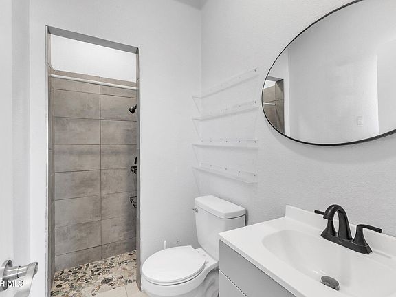 5th image of 5148 Edmonton Ave