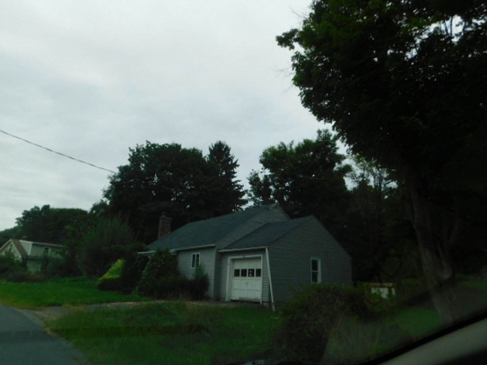 2nd image of 133 Chase Dr