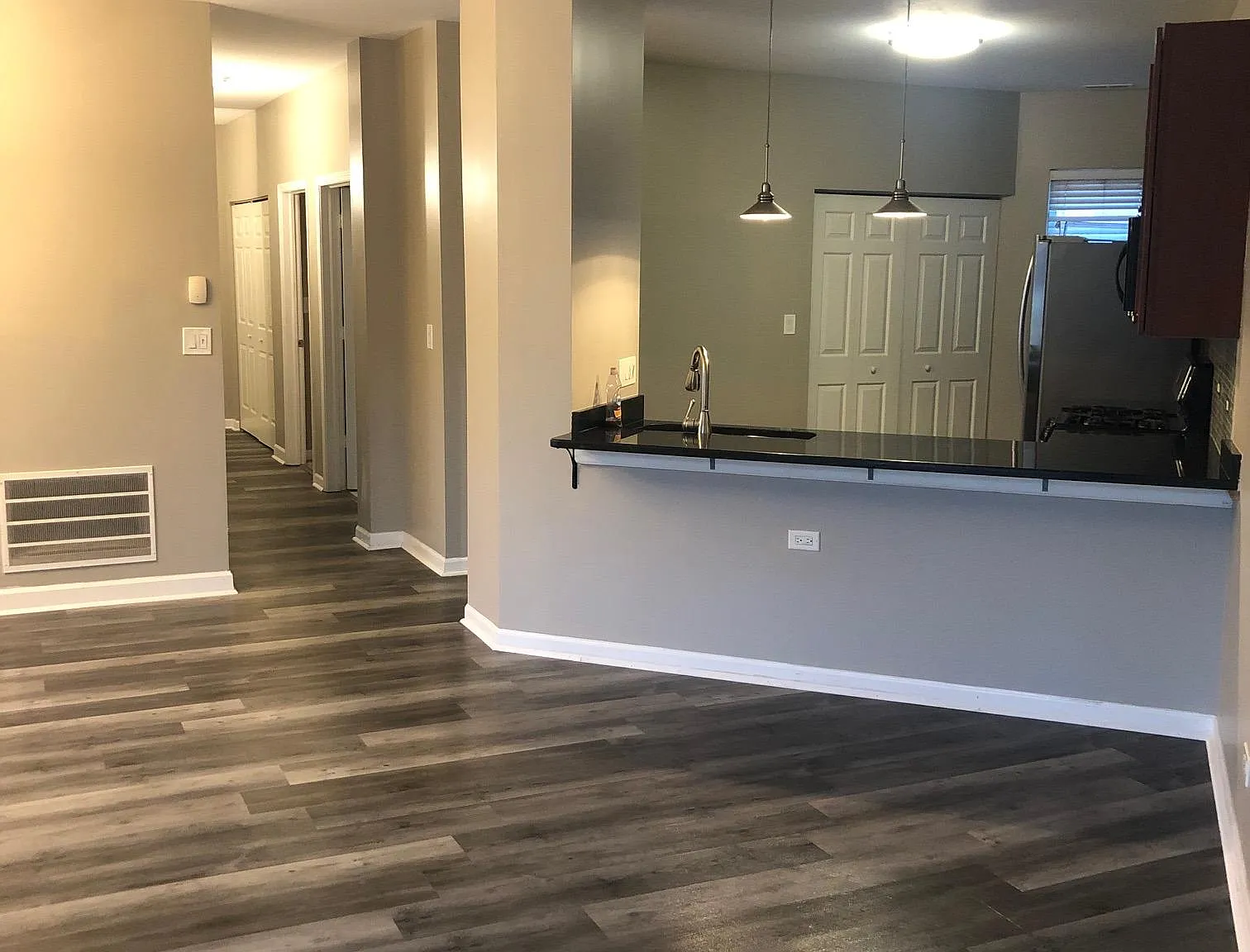 2 bed, 1300 sqft, $3,000 — Photo 1