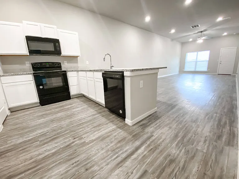 1905 Langford Ave #2 — Photo 13