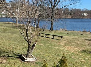 471 Panorama Dr, Mohegan Lake, NY 10547