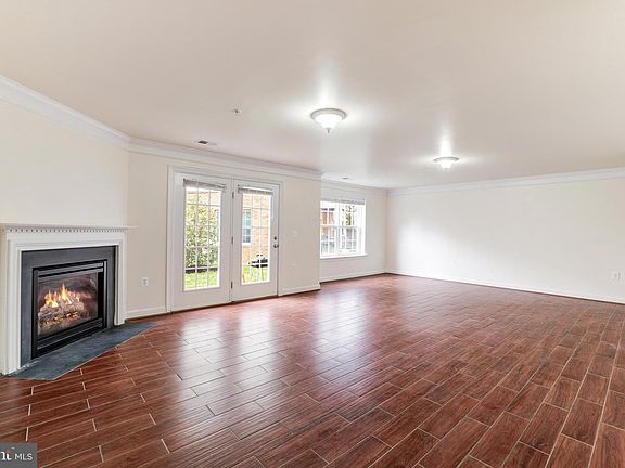 3rd image of 2518 Einstein St #265