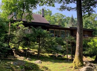 33 Lakefront Rd, Putnam Valley, NY 10579