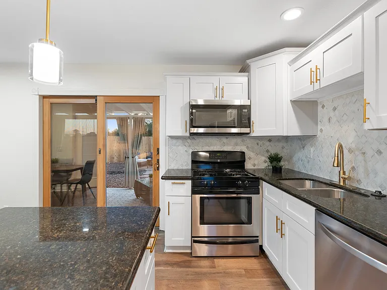 6601 E Latham St — Photo 11
