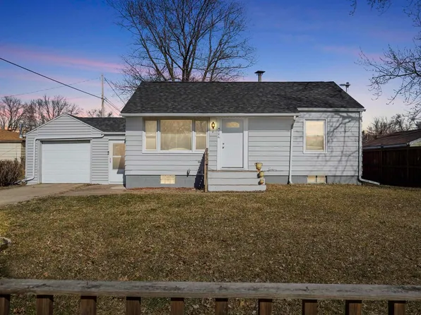 4001 6th Ave, East Moline, IL 61244