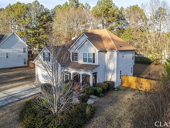 3rd image of 1620 Deer Creek Lane