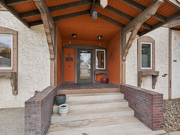 2nd image of 439 W Horseshoe Dr