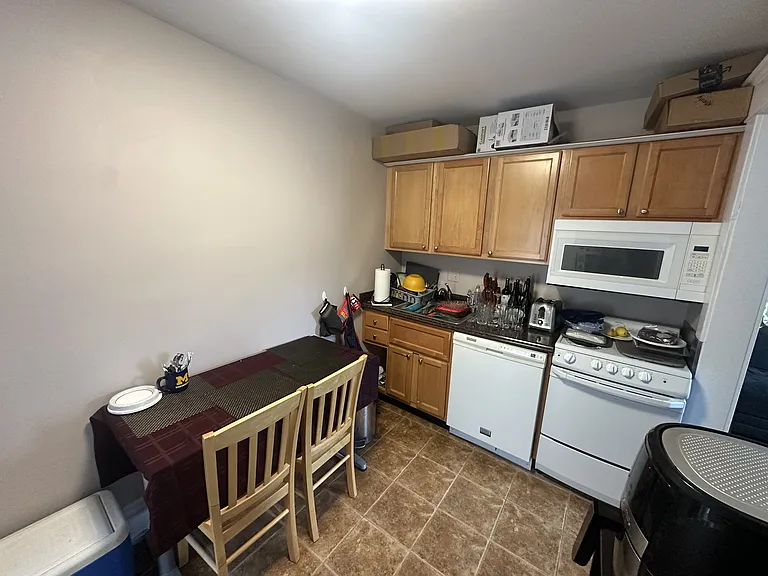 1303 Wilmot St #21 — Photo 5