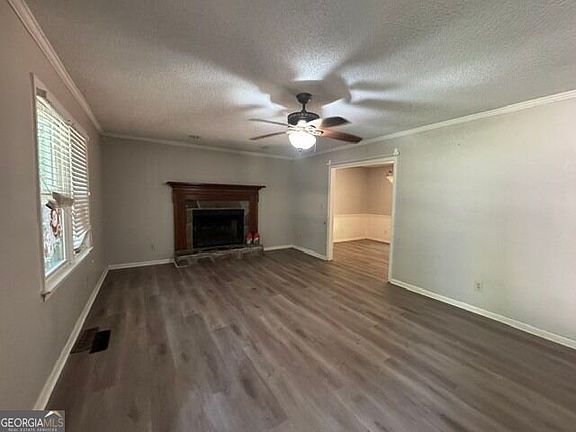 3rd image of 92 Fox Dr