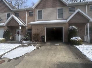 11 Palmetto Dr, Morgantown, WV 26508