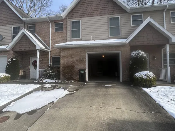 11 Palmetto Dr, Morgantown, WV 26508