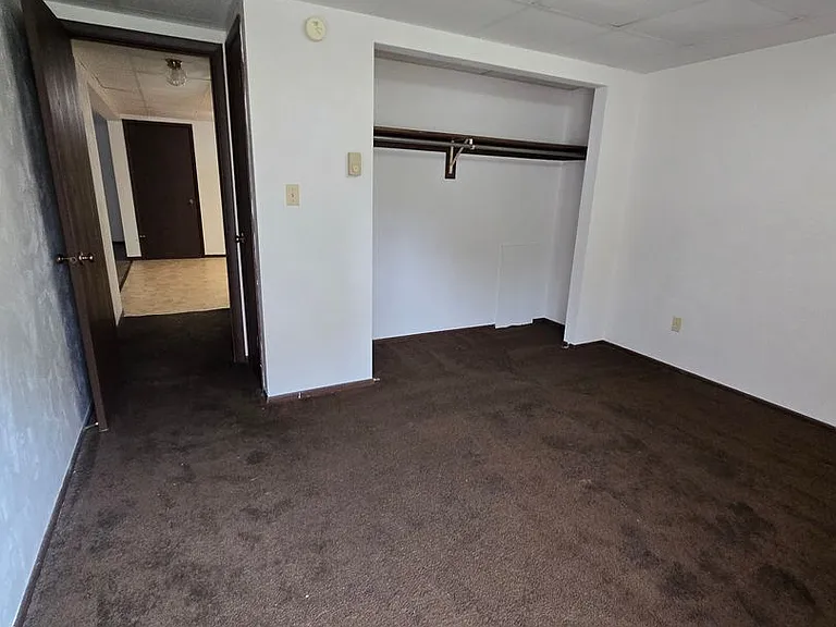 103-105 107 Martin Dr — Photo 5