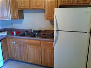 2nd image of 6 Cross St APT 3