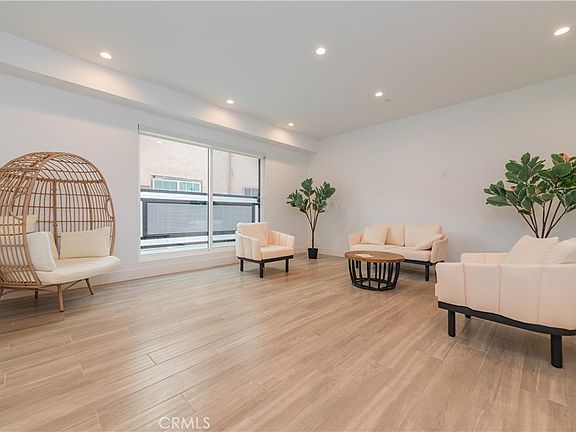 5th image of 1444 W 37th St