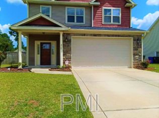 824 Ronald Reagan Dr, Fayetteville, NC 28311