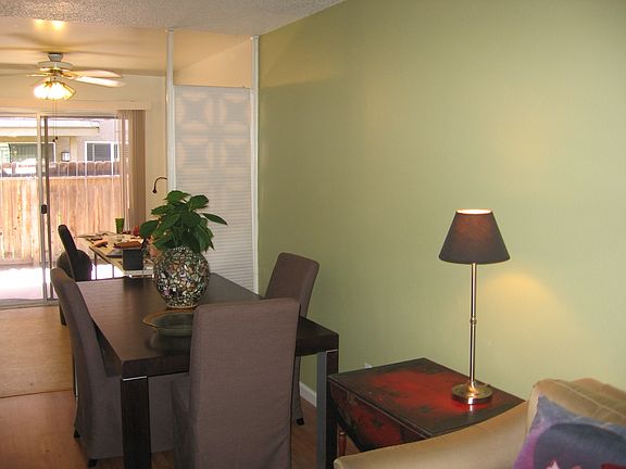 3rd image of 934 E Ashlan Ave