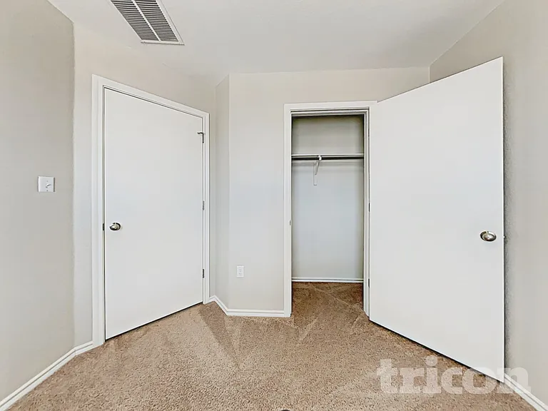 15102 Verela Dr — Photo 11