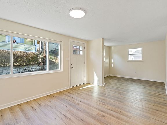 3rd image of 129 Weber Way