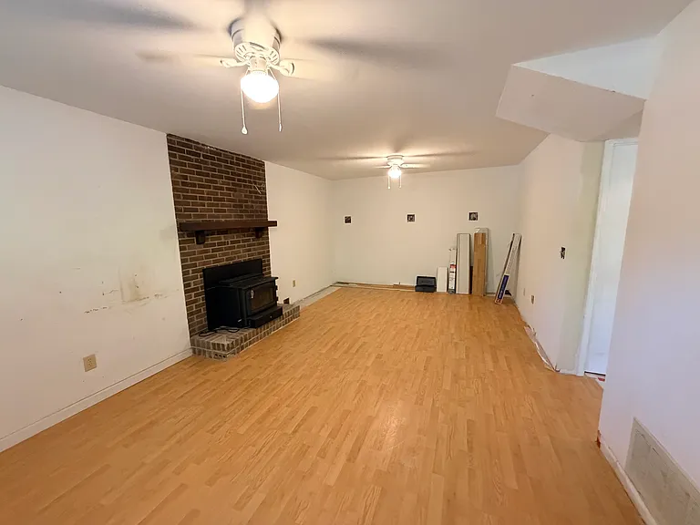 205 Wyatts Pond Ln — Photo 5